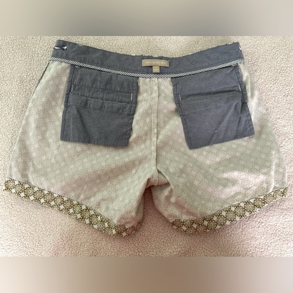 Banana Republic 6 Moon Yellow cuffed shorts. Werdo Luped w/geographic designs. - Picture 12 of 15